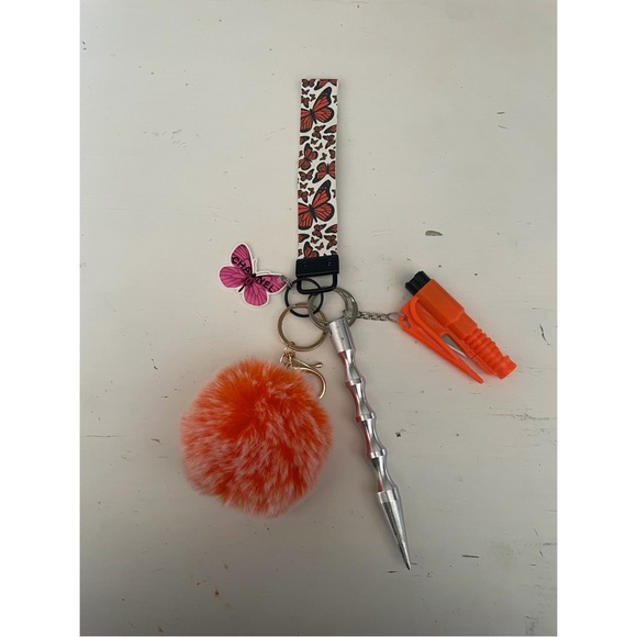 Keychain with accessories - Picture 8 of 8